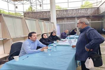 برپایی میز خدمت سلامت در نماز جمعه تهران